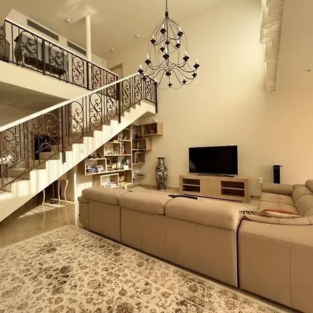 Casa De Lujo Ubicada En * 赫罗纳