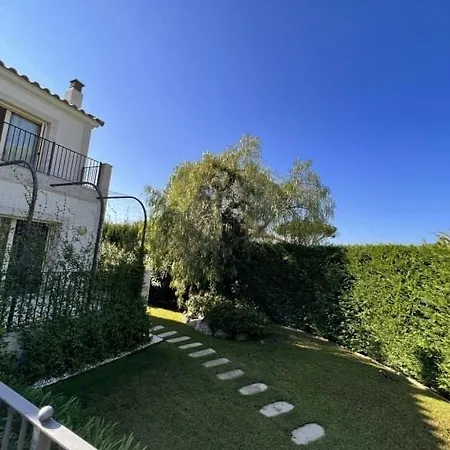 Casa De Lujo Ubicada En * 赫罗纳